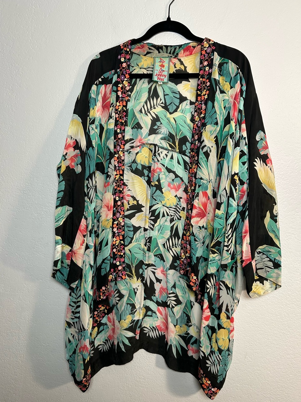 Johnny Was Solmio Black Tropical Floral Embroidered Kimono Cupro size Medium